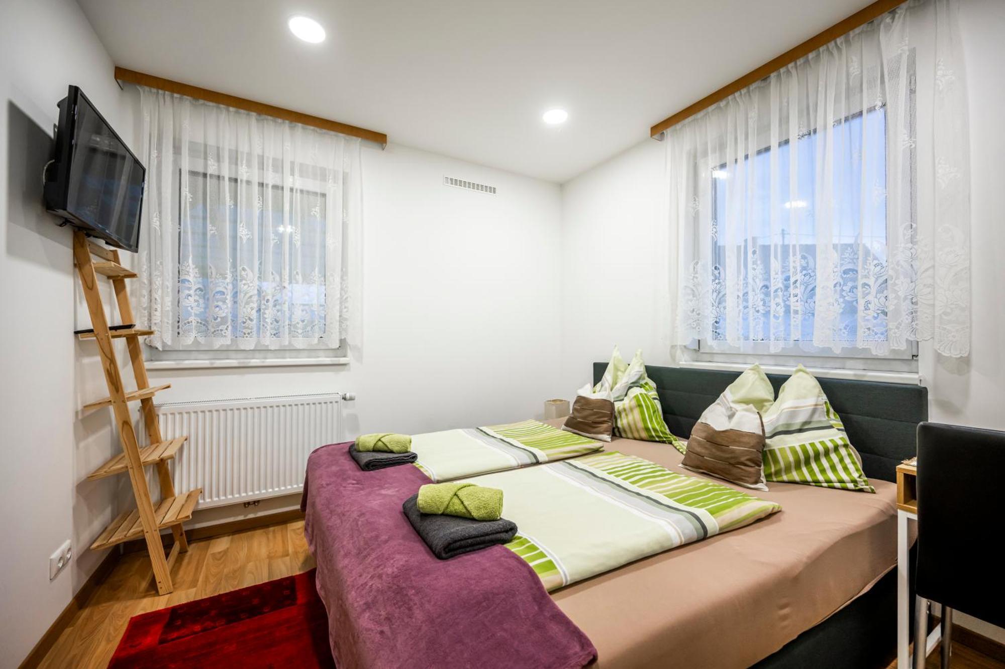 Die Schlafstube - Bed & Breakfast Цельтвег Экстерьер фото
